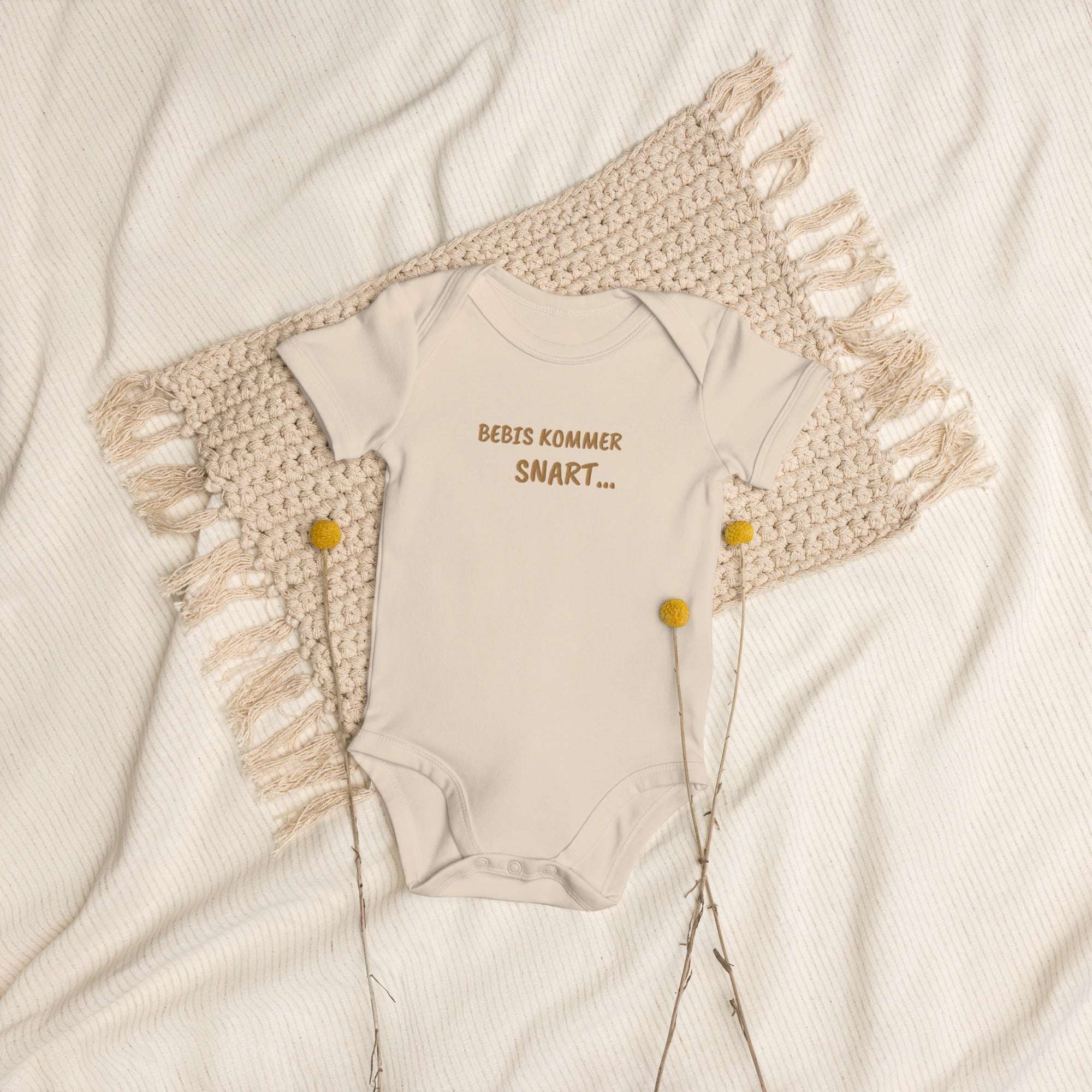 Bebis Kommer Snart Embroidered Organic Cotton Bodysuit